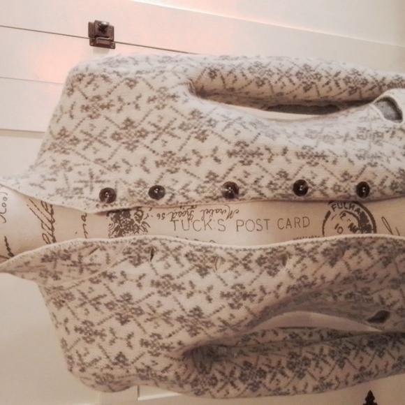 Stylish Gray Patterned Jacket - Picture 2 of 8